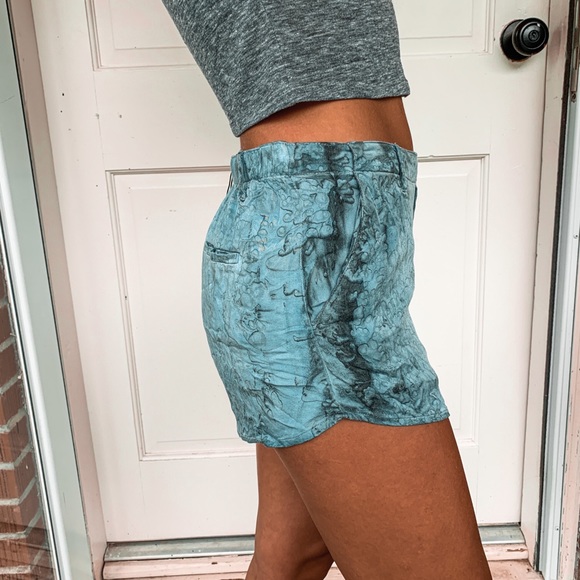 Gypsy Pocket Short- Rain - Picture 3 of 5